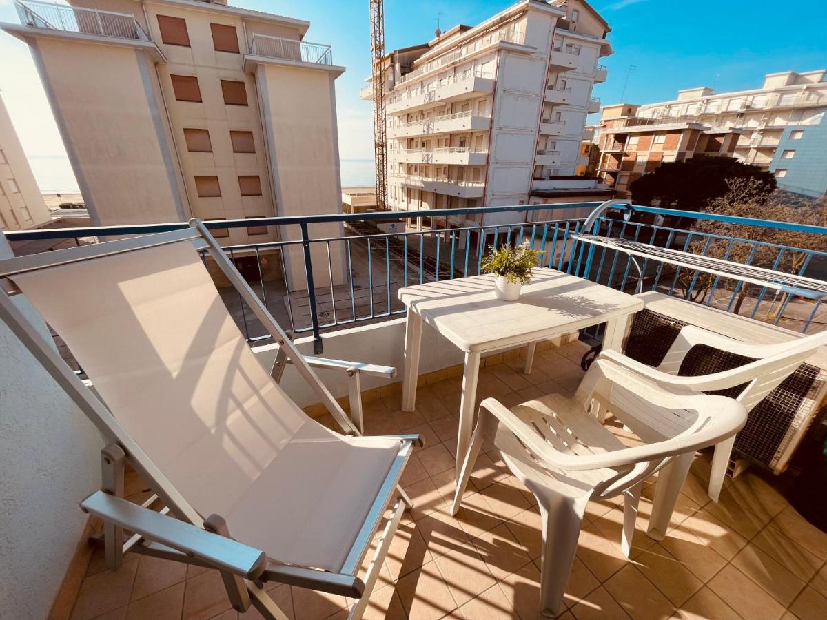Condominio Saturno Lido di Jesolo Exterior foto
