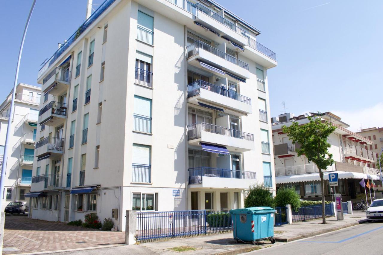 Condominio Saturno Lido di Jesolo Exterior foto