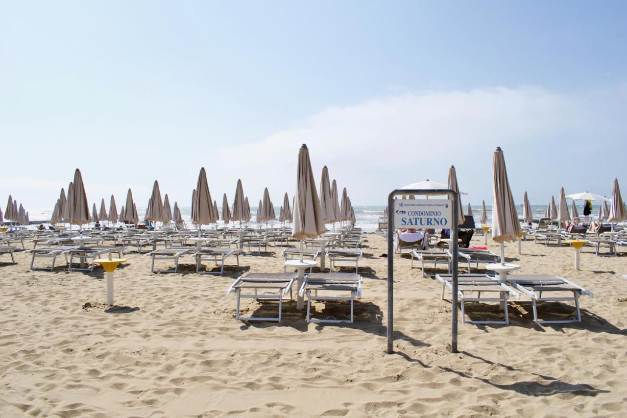 Condominio Saturno Lido di Jesolo Exterior foto
